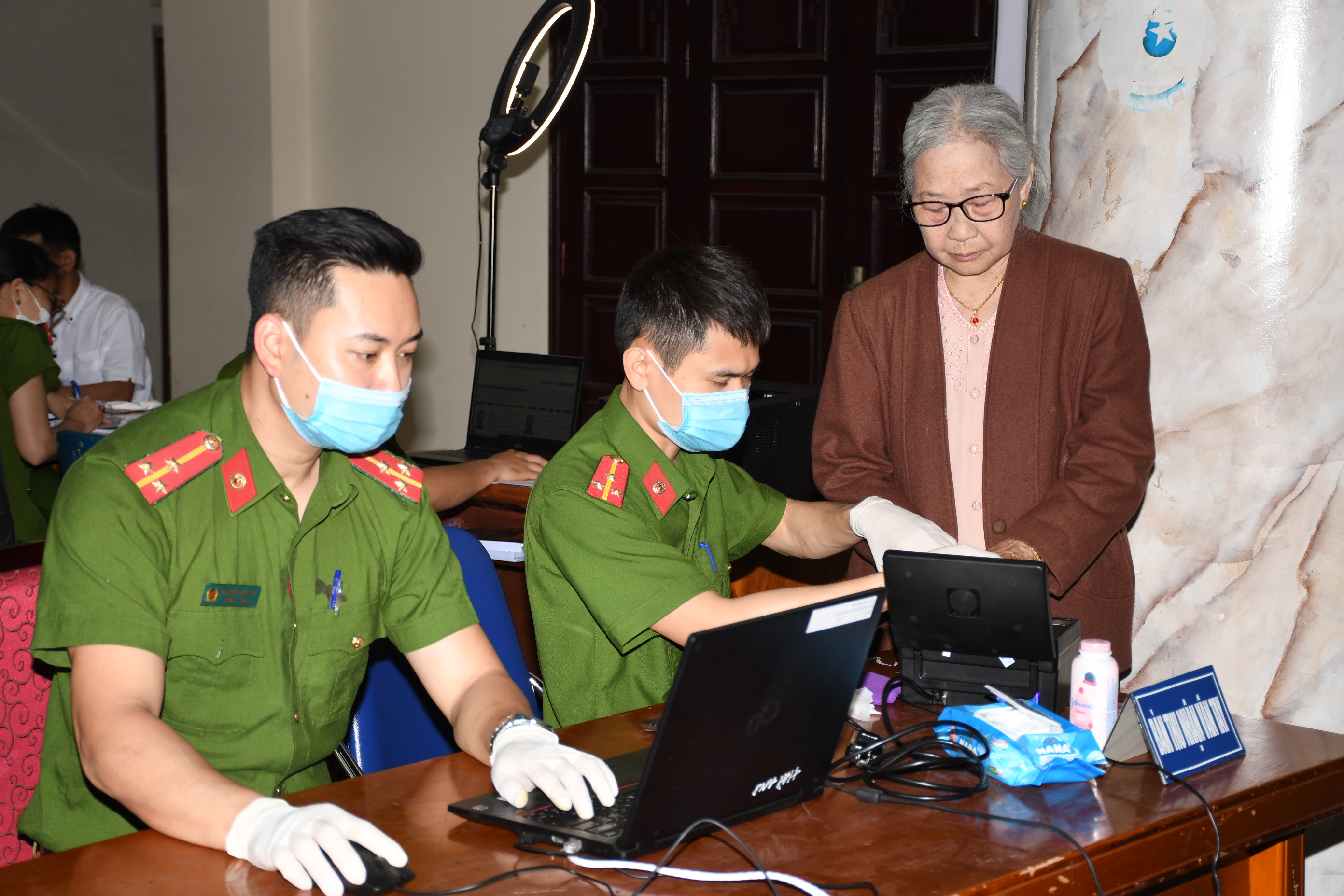 Công an các quận: Tăng cường tuyên truyền, phổ biến giáo dục pháp luật